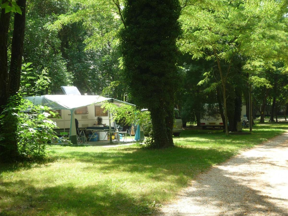 Camping Du Lion Бур-Сент-Андеоль Екстер'єр фото